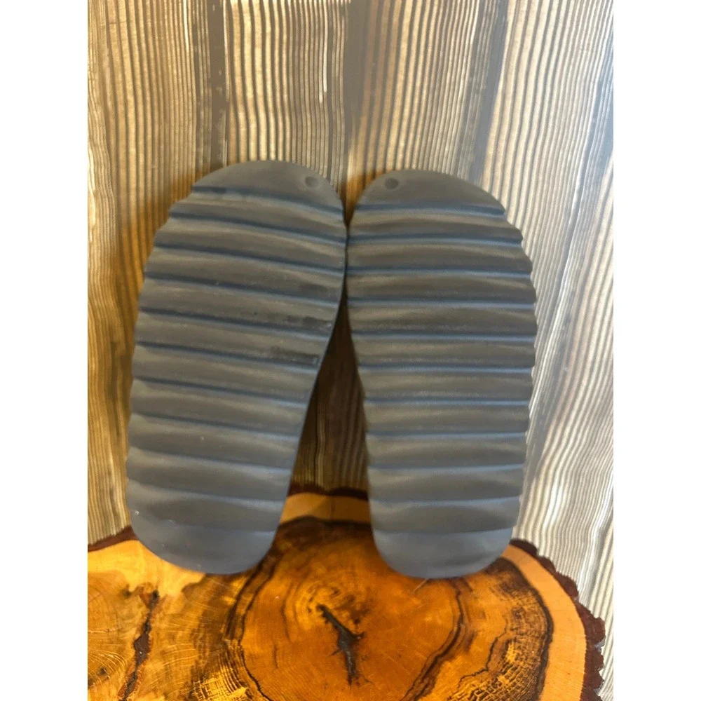 Adidas Mens Yeezy Slide Size 13 Slate Gray ID2350 Lightweight EVA Foam Sandal